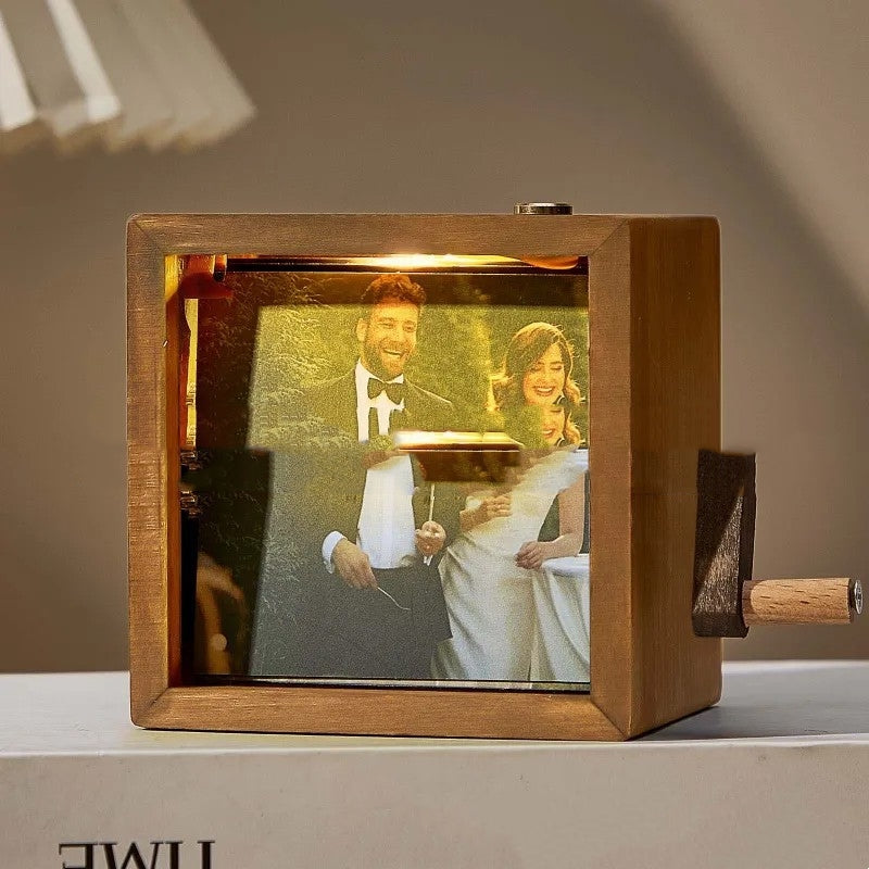 Custom Flip Photo Box – Hand-Cranked Memory Viewer for Couple & Family Gift Moments
